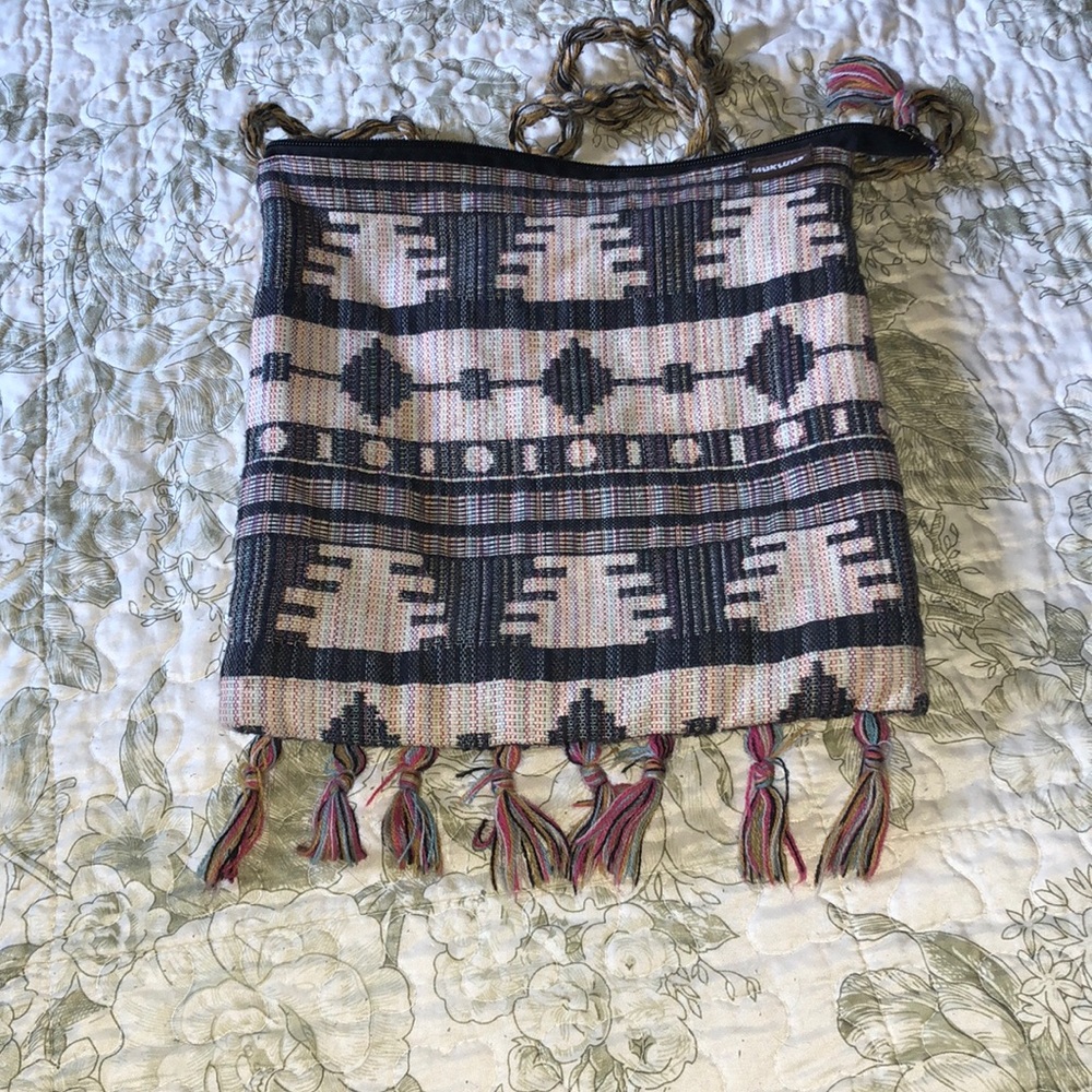 Mukluks Basic Shoulder Bag
